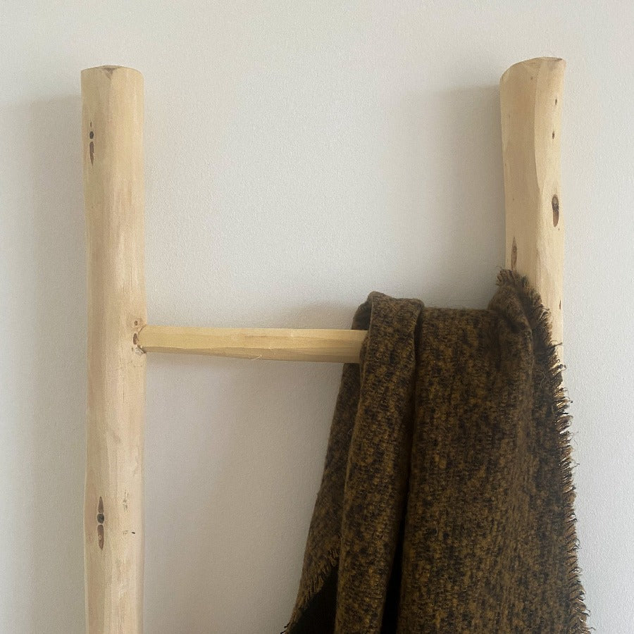 Escalera de madera Mons